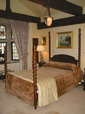 Four poster bed in Tudor Gothic bedroom